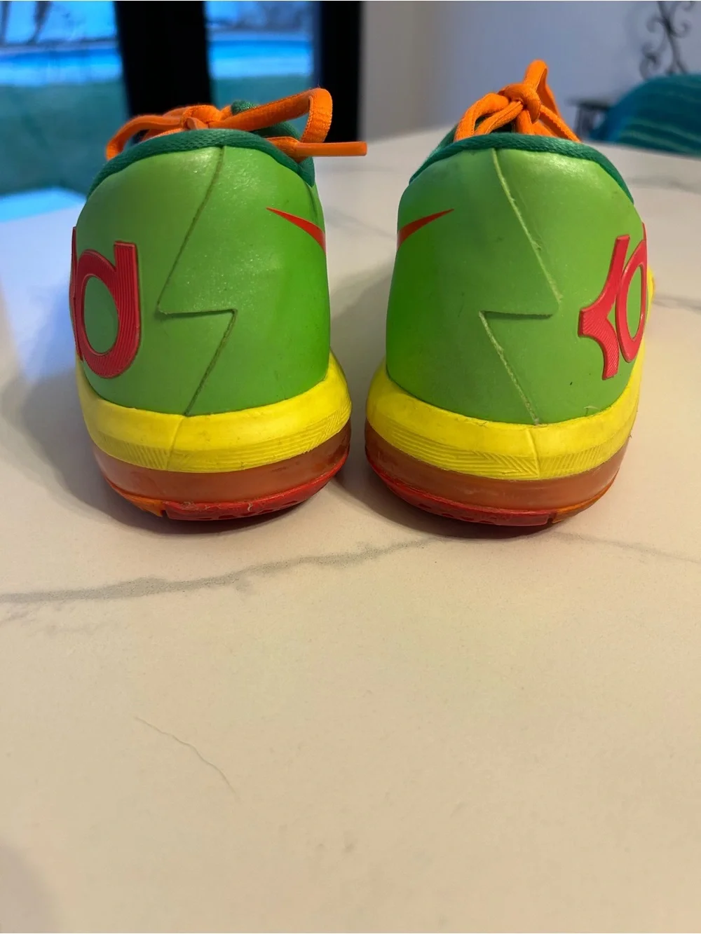 KIDS Nike KD VI 6 GS Green Soccer Sneakers with Red Swoosh & Orange Laces Sz 4.5